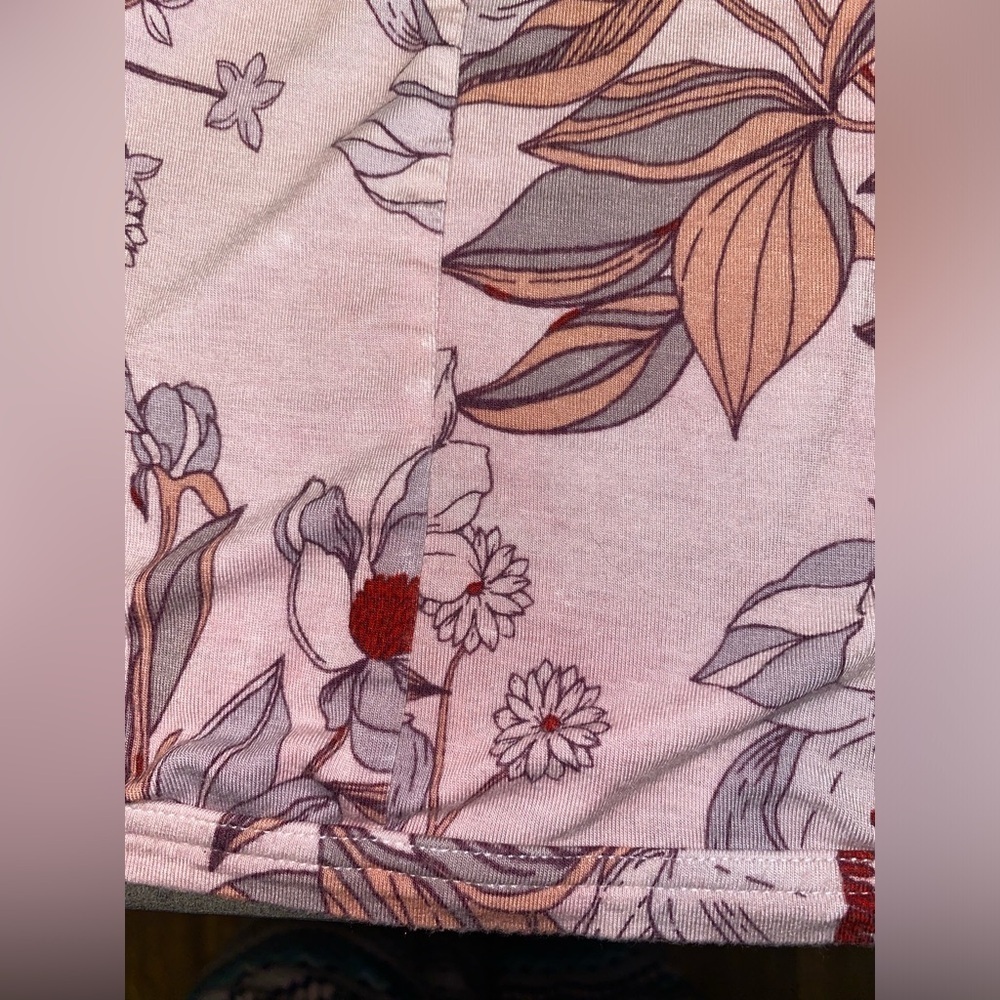 Free People keepin’ on floral top - Picture 11 of 15